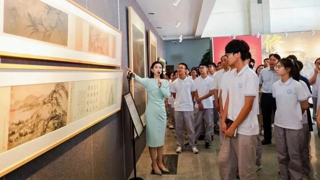 浙江省关工委：丹青溢彩，翰墨留芳！开学第一课和“大系”一起追光
