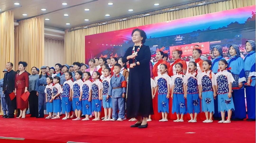 河北省关工委举办庆祝新中国成立76周年文艺演出