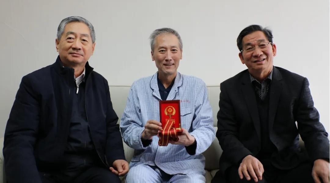 北京市关工委重阳节前夕走访慰问优秀“五老”代表