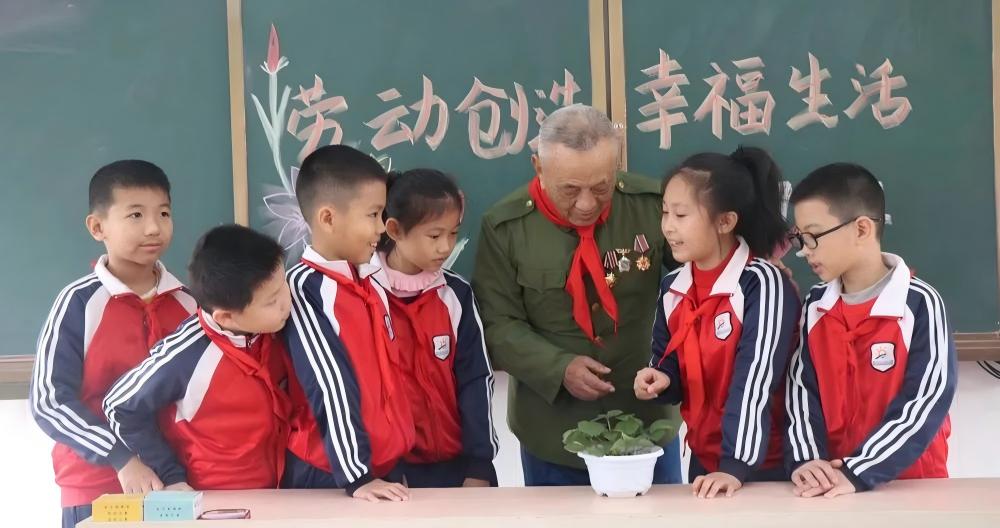 丹心映南粤 关爱育新苗——写在广东省关心下一代工作委员会成立25周年之际