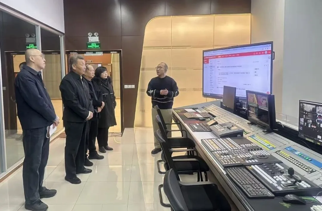 新疆维吾尔自治区关工委到新疆日报社（集团）共商关心下一代工作宣传合作新路径