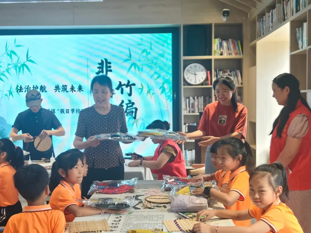 浙江省宁波市关工委赴鄞州区开展暑期“假日学校”走访慰问活动