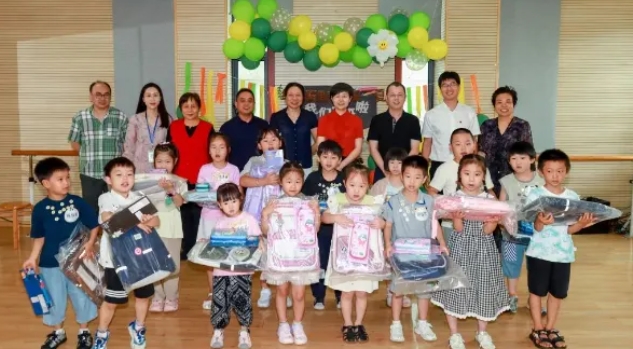 浙江省杭州市：“假日学校”托起孩子们的多彩假期