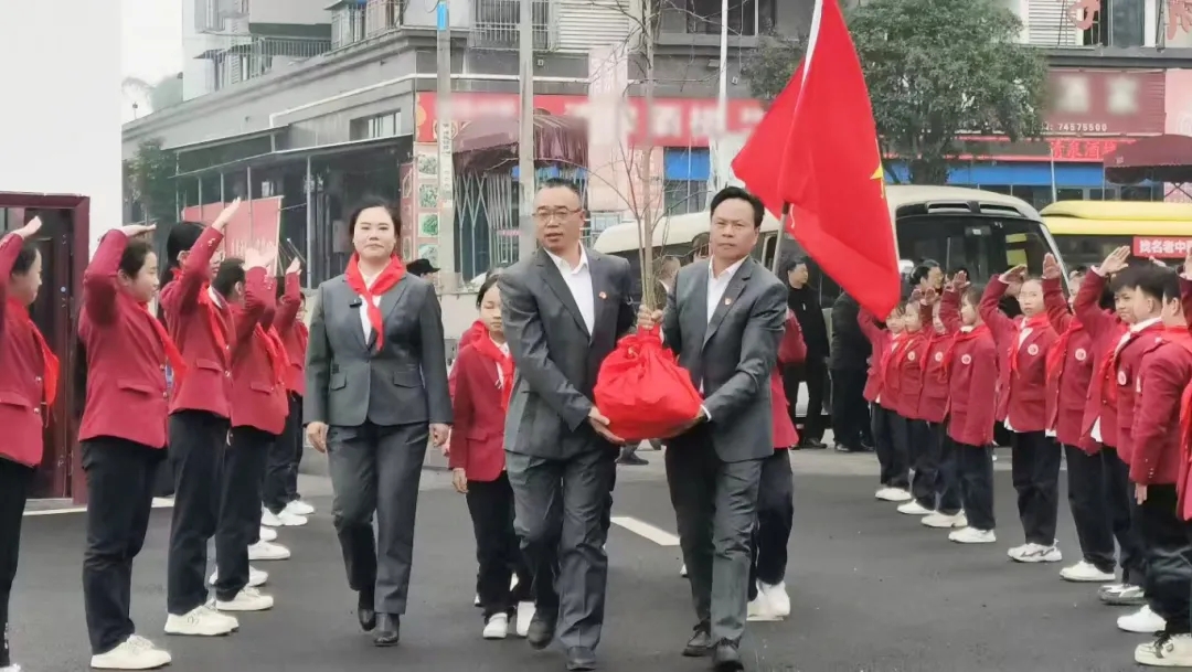 重庆市垫江县开展“红岩思政?耕荒”育人品牌建设课例展示活动