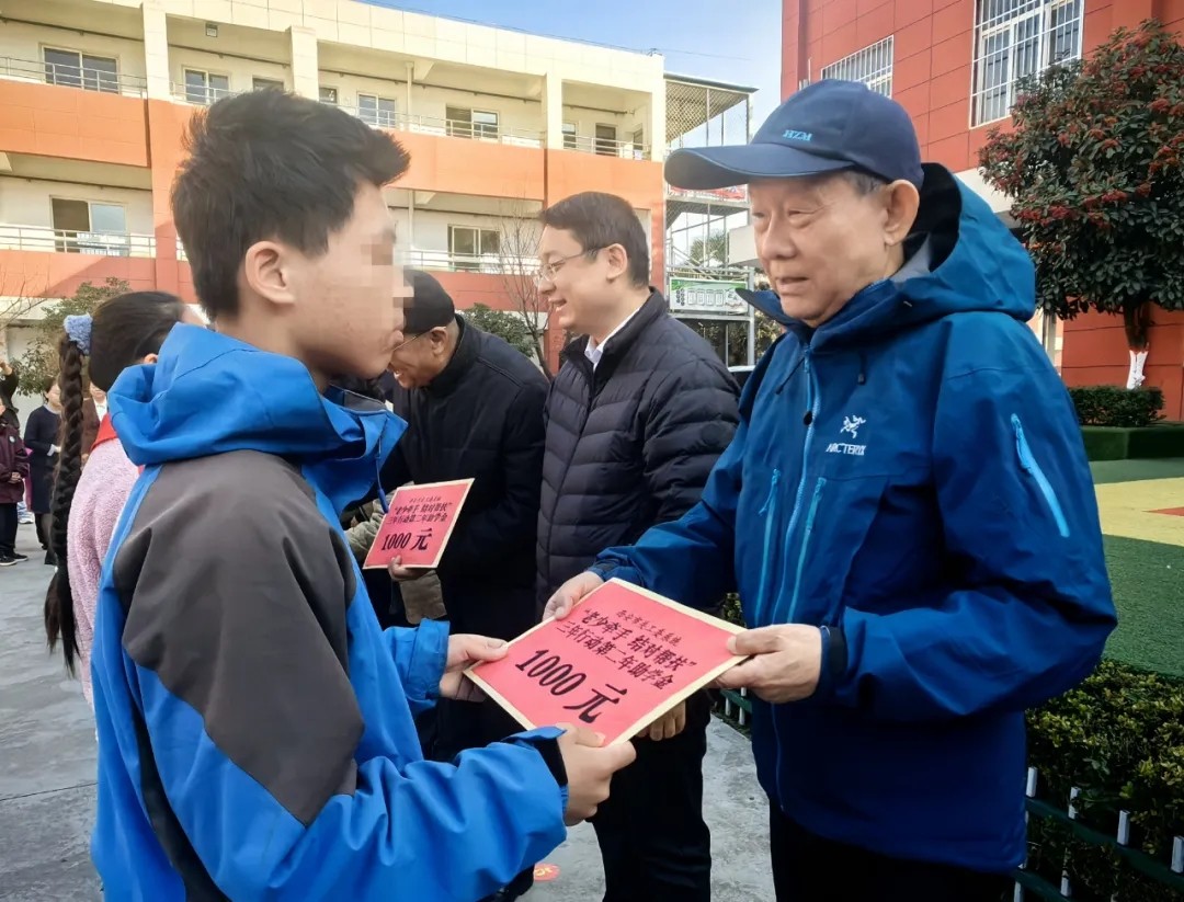 1764129958109352.jpg 20251126_120254_032.jpg